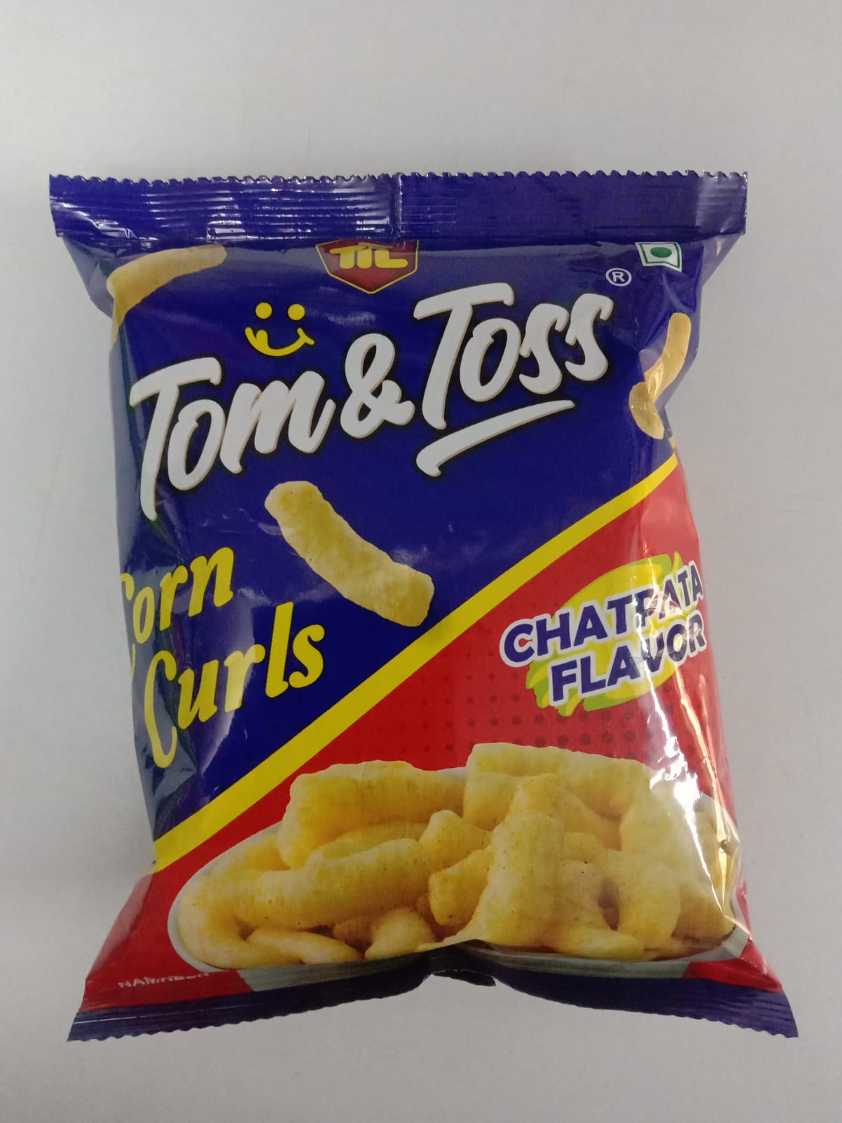 50x Tom & Toss- Corn Curls Chatpata Flavour, Pack of 50 (17g each)