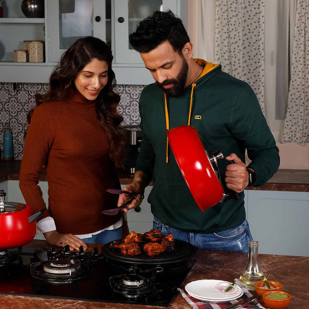 Wonderchef Renewed Gas Oven Tandoor 4 Pieces Set | 2-in-1 Oven and Tandoor | Ideal for Rotis and Naans, Tikkas, Kebabs, Cakes and Cookies | Non-stick Tandoori Trays | Black & Red