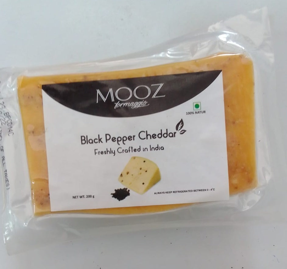 MOOZ- Black Pepper Cheddar, 200g Pack